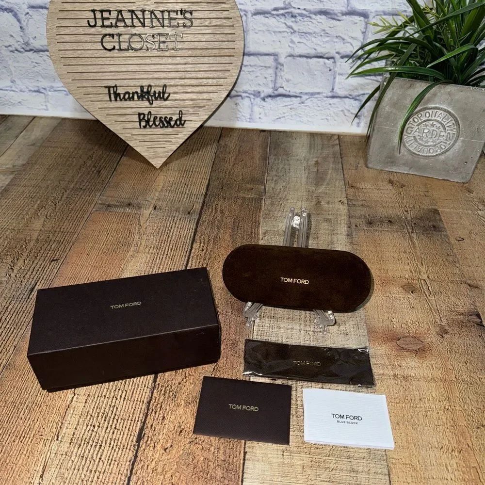 Tom ford glasses case box dust cloth & card